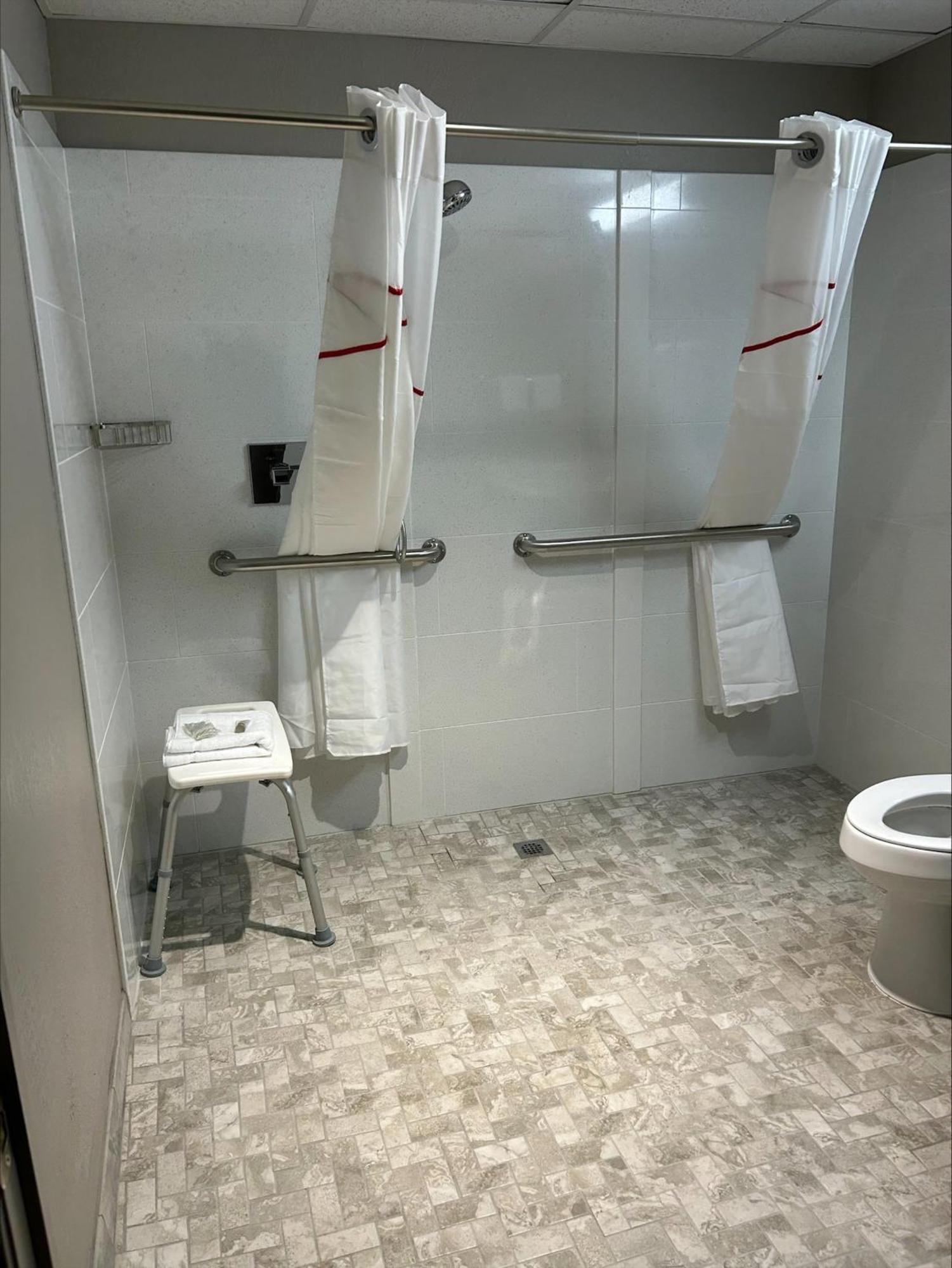 Red Roof Inn Norwich Екстериор снимка