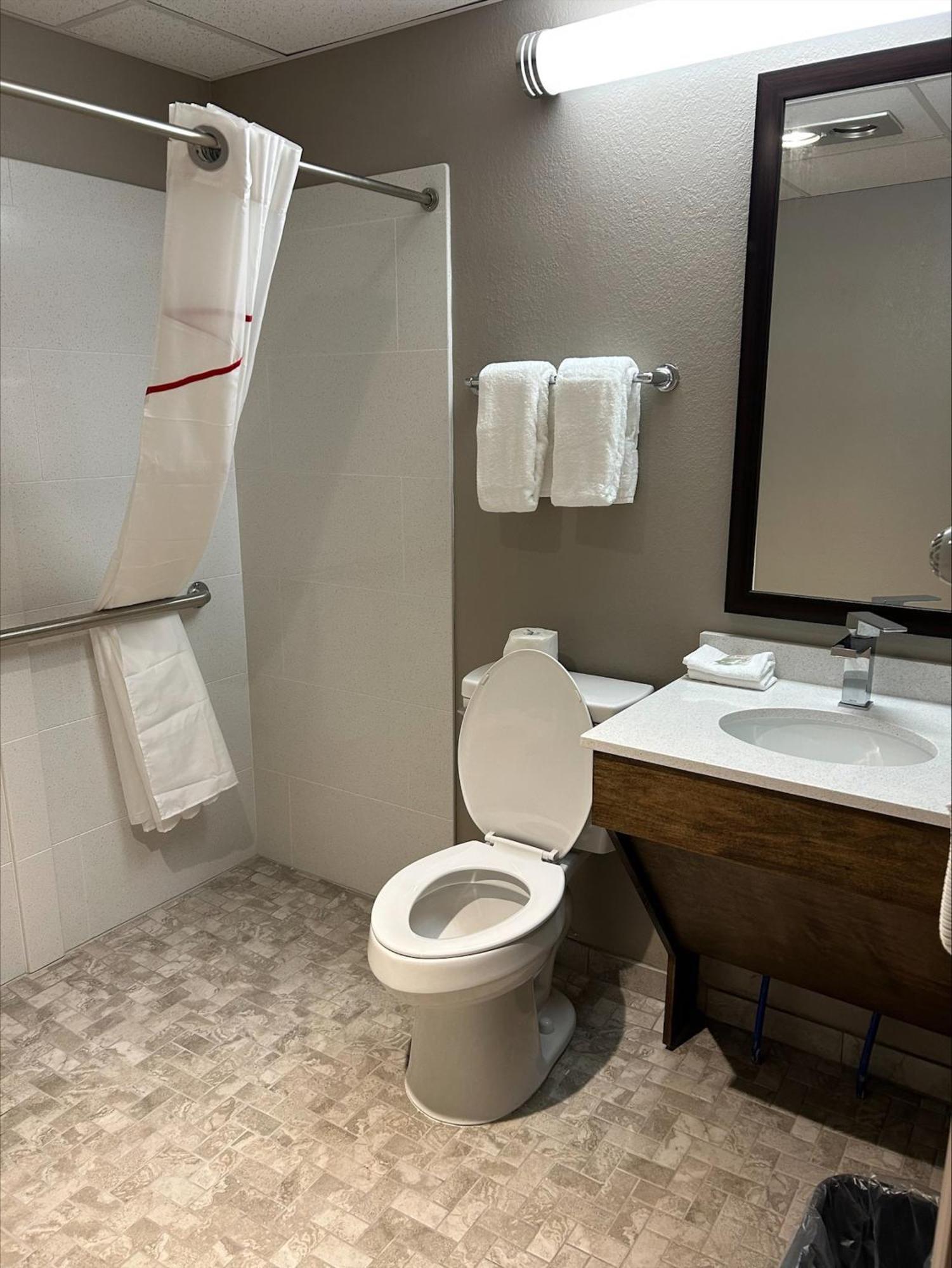 Red Roof Inn Norwich Екстериор снимка