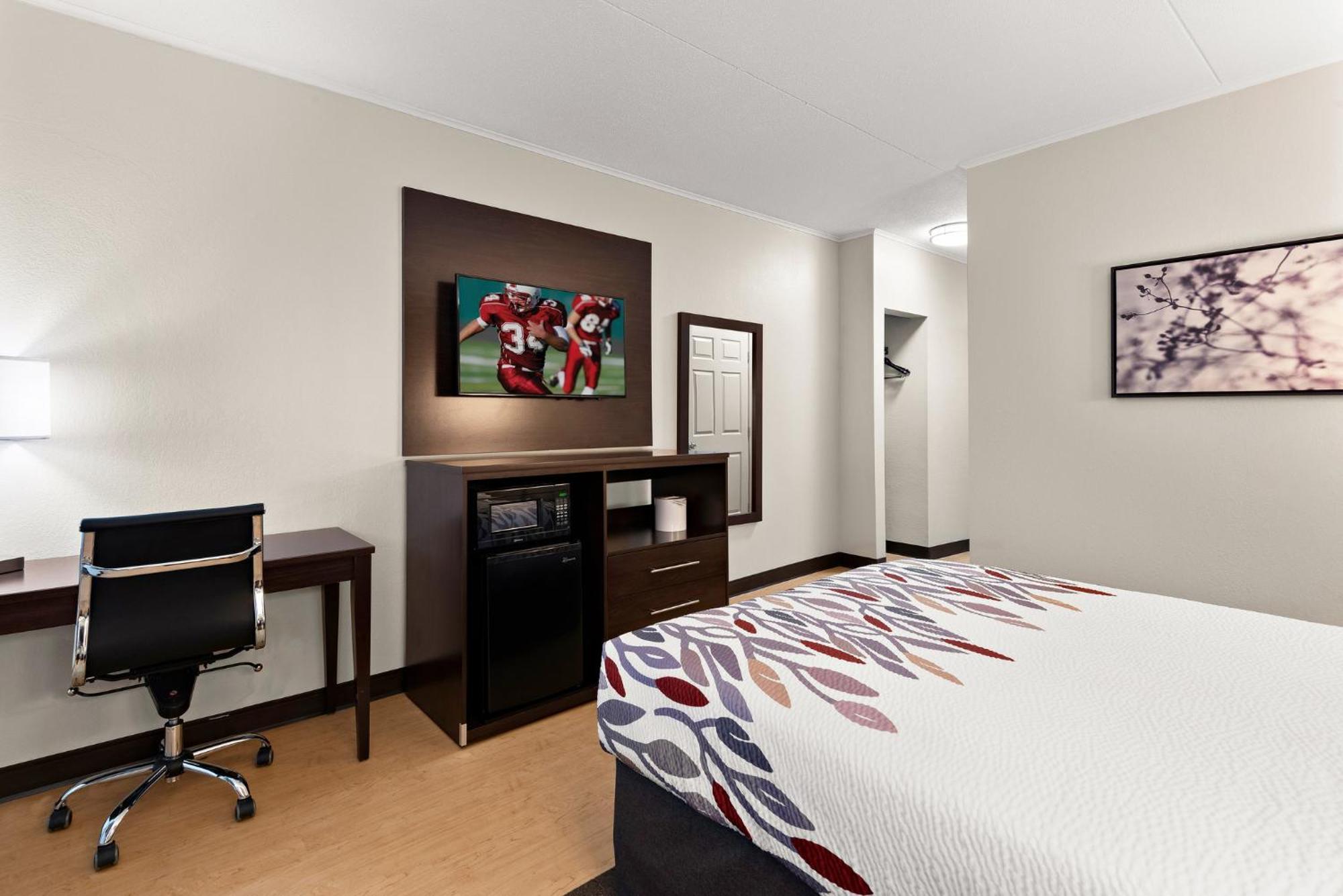Red Roof Inn Norwich Екстериор снимка