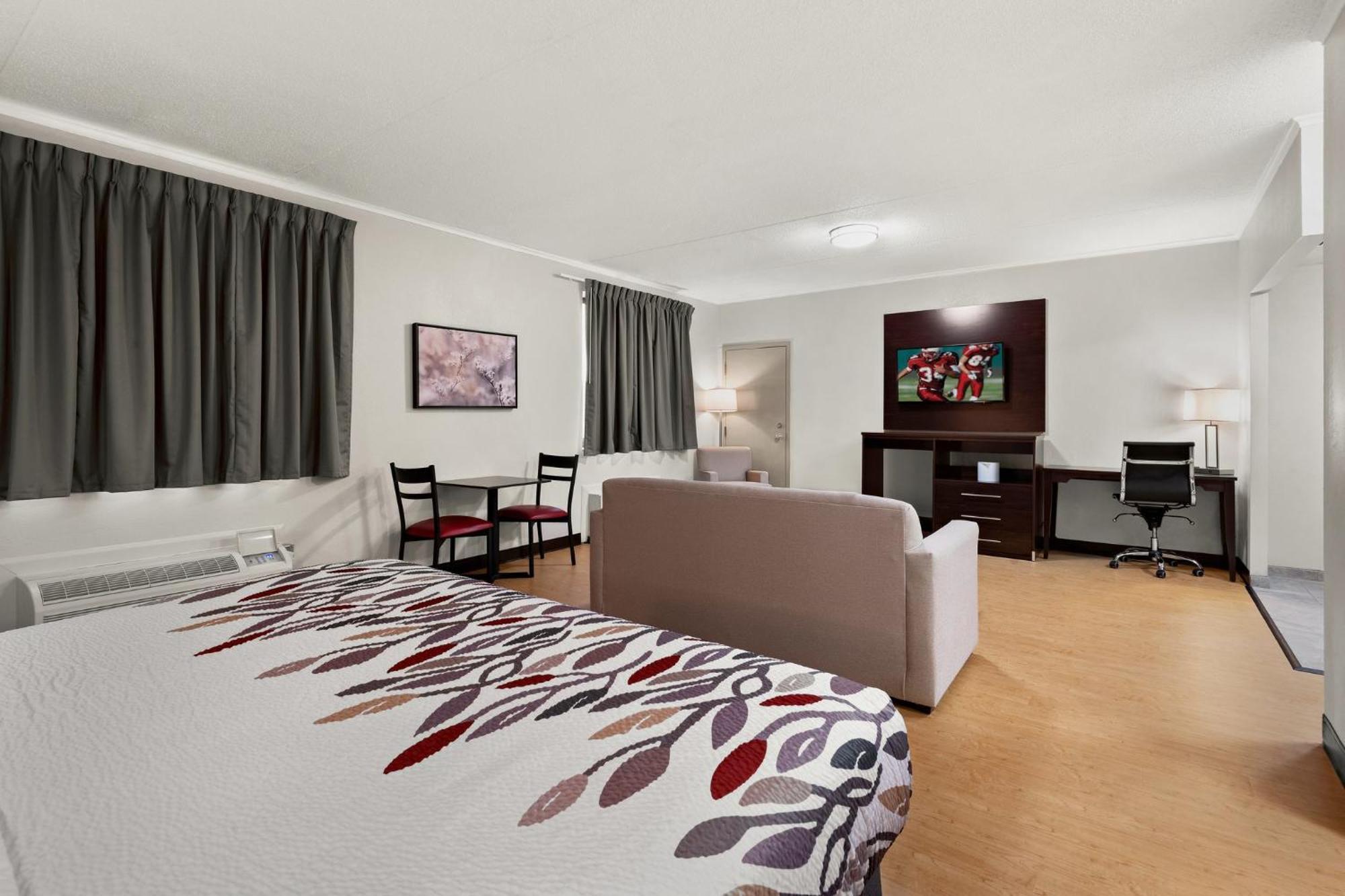 Red Roof Inn Norwich Екстериор снимка