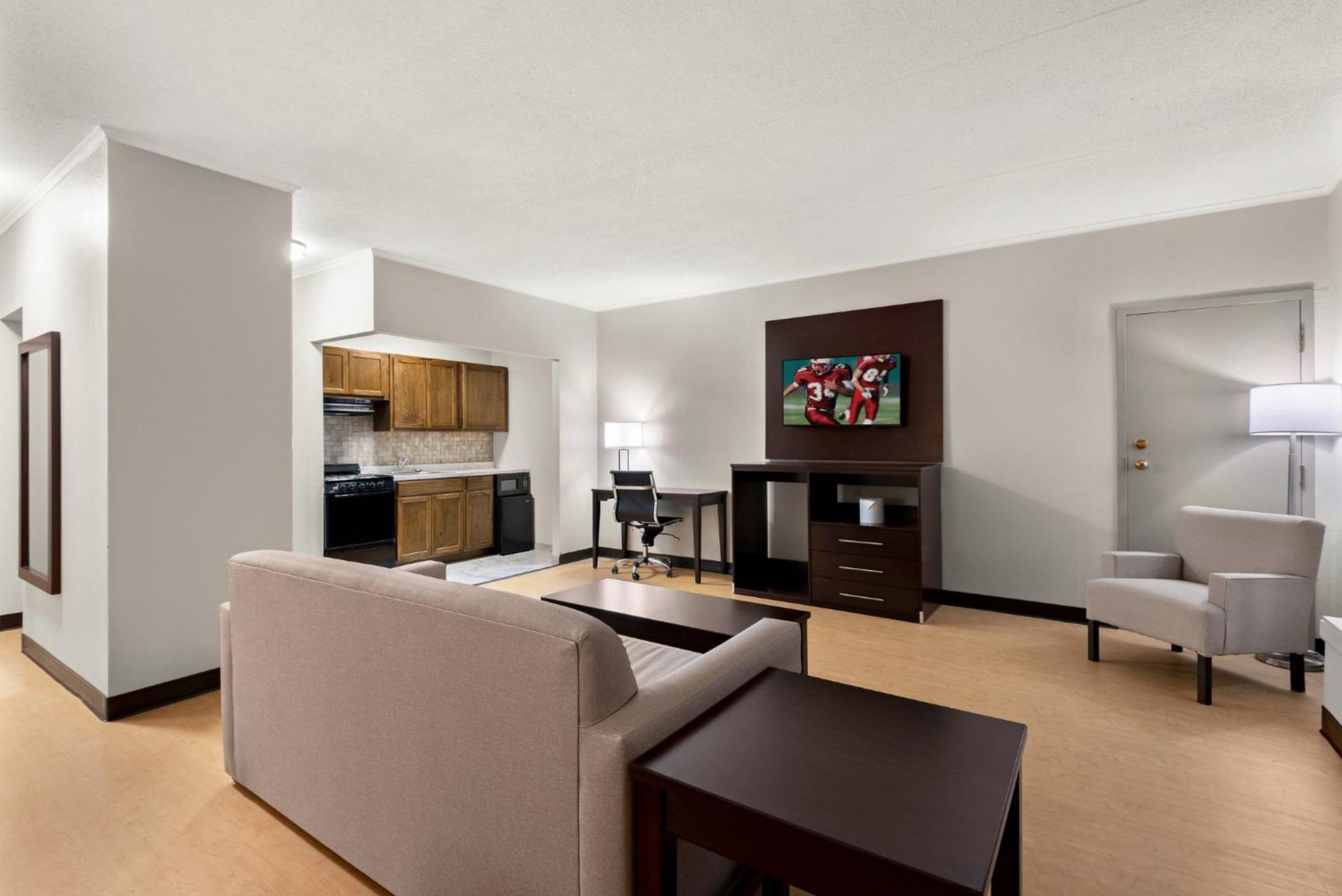 Red Roof Inn Norwich Екстериор снимка