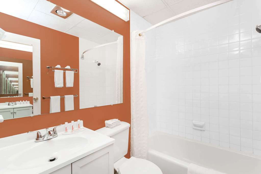 Red Roof Inn Norwich Стая снимка
